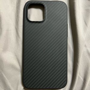 iPhone 12 Pro Max evutech case.